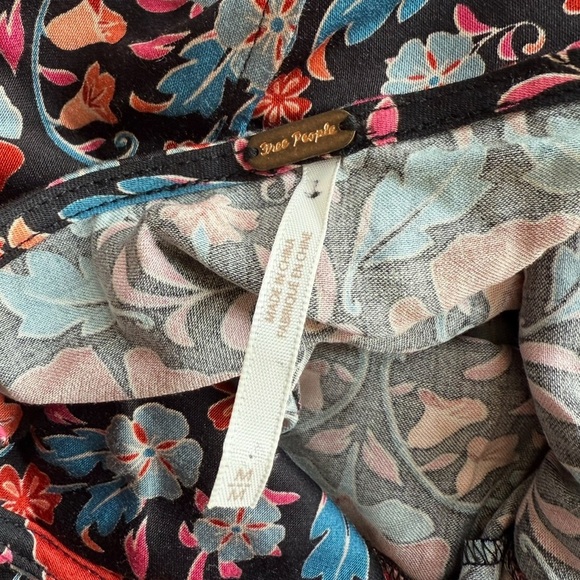 Free People Black and Red Floral Sasha Mini Dress Size M Boho Cottagecore - Picture 5 of 15